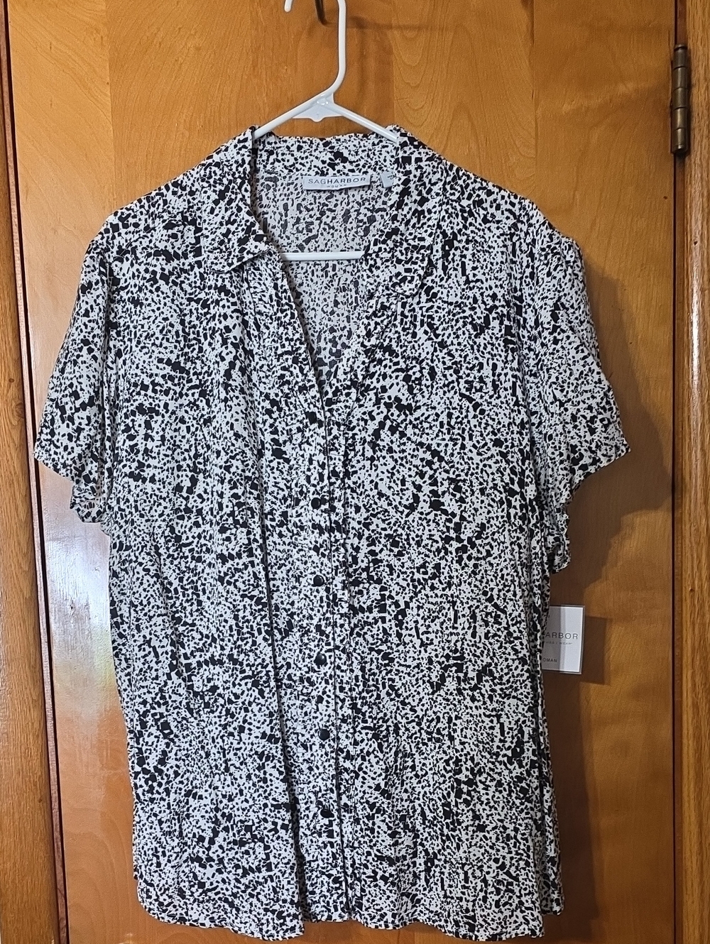 Sag Harbor Black and White Print Top And Skirt.  Kick Pleat Skirt